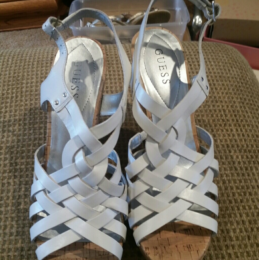 Guess White leather strapped shoe